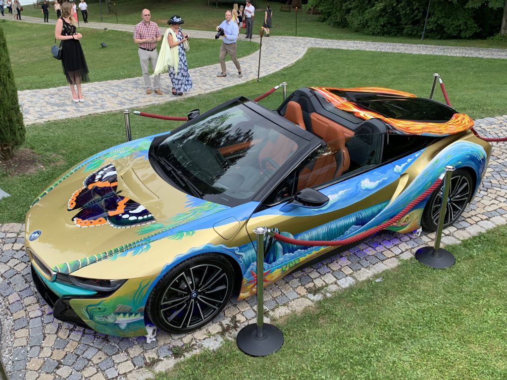 BMW i8 Roadster Art Car